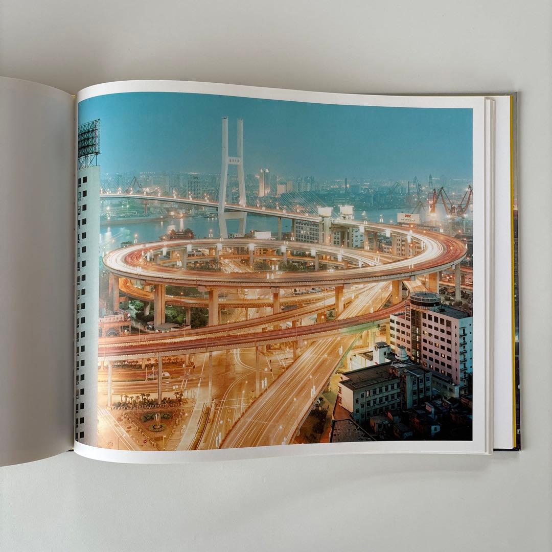 洋書 neon tigers / Peter Bialobrzeski