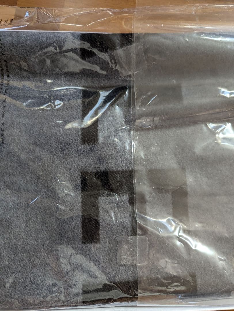 バレンシアガ　マフラー　グレー　ブラック　ロゴ　バイカラー