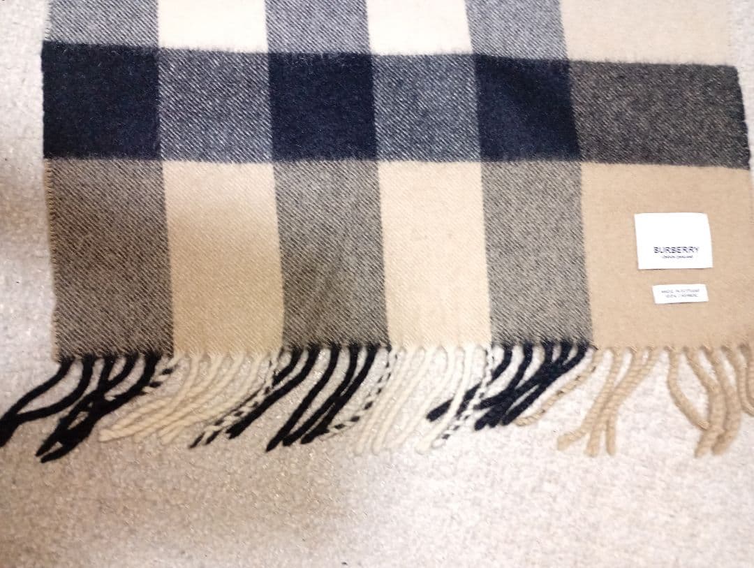 バーバリーBURBERRYカシミヤスカーフ