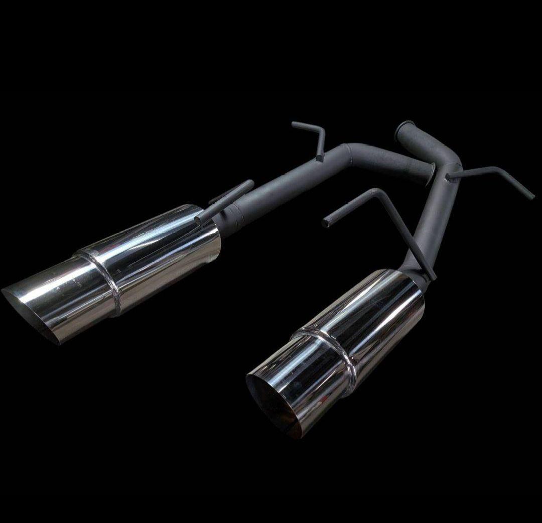 V36スカイラインセダン　ワンオフマフラー砲弾