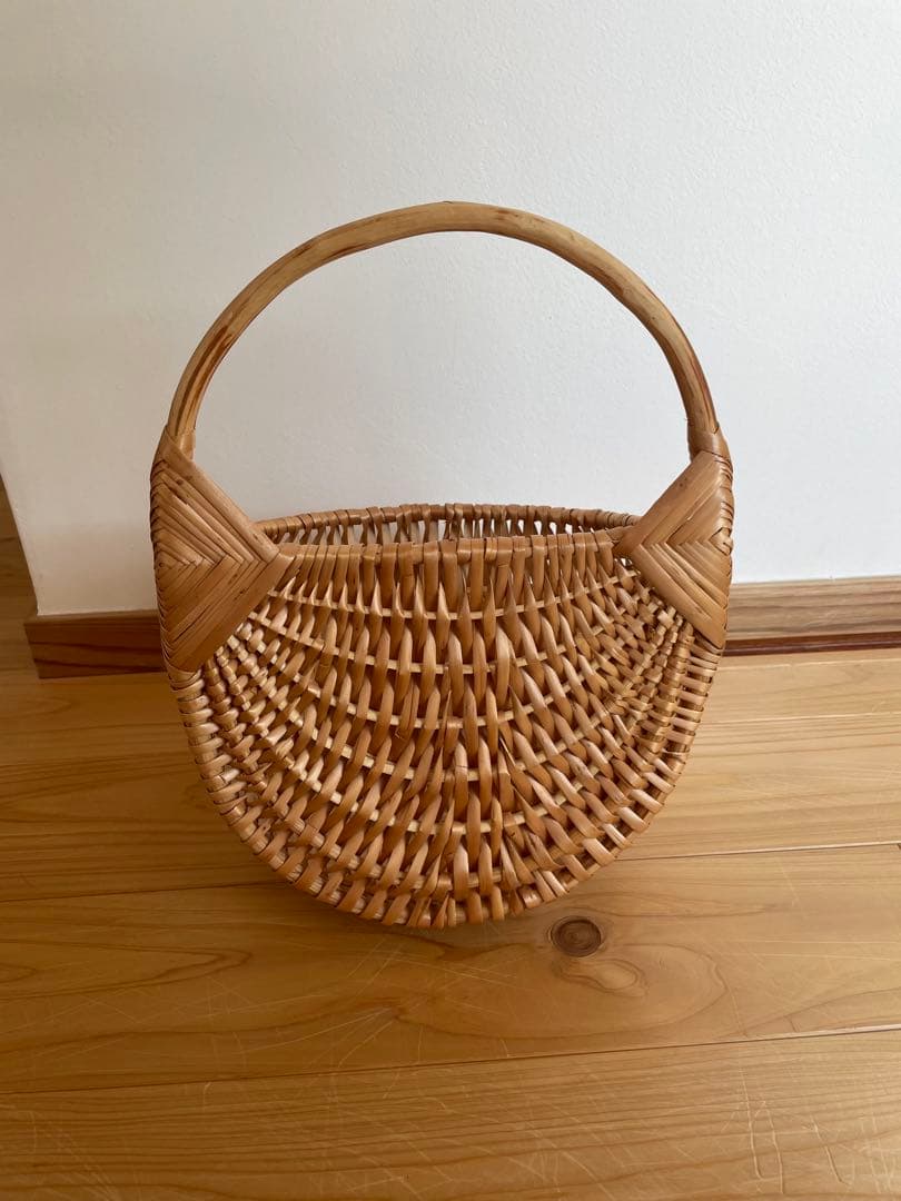 ラトビア　ウォールバスケット　カゴアミドリ