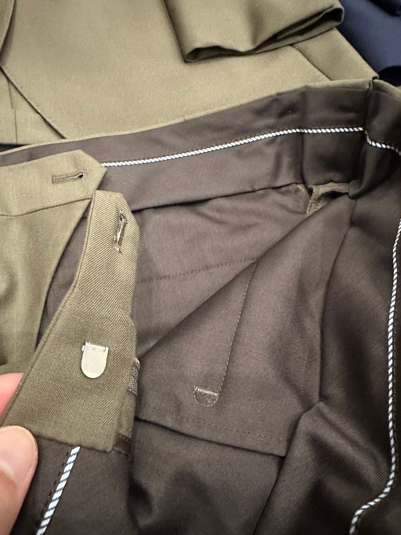 【新品2着+オマケ靴セット】ユニバーサルランゲージ 高級生地のスーツ