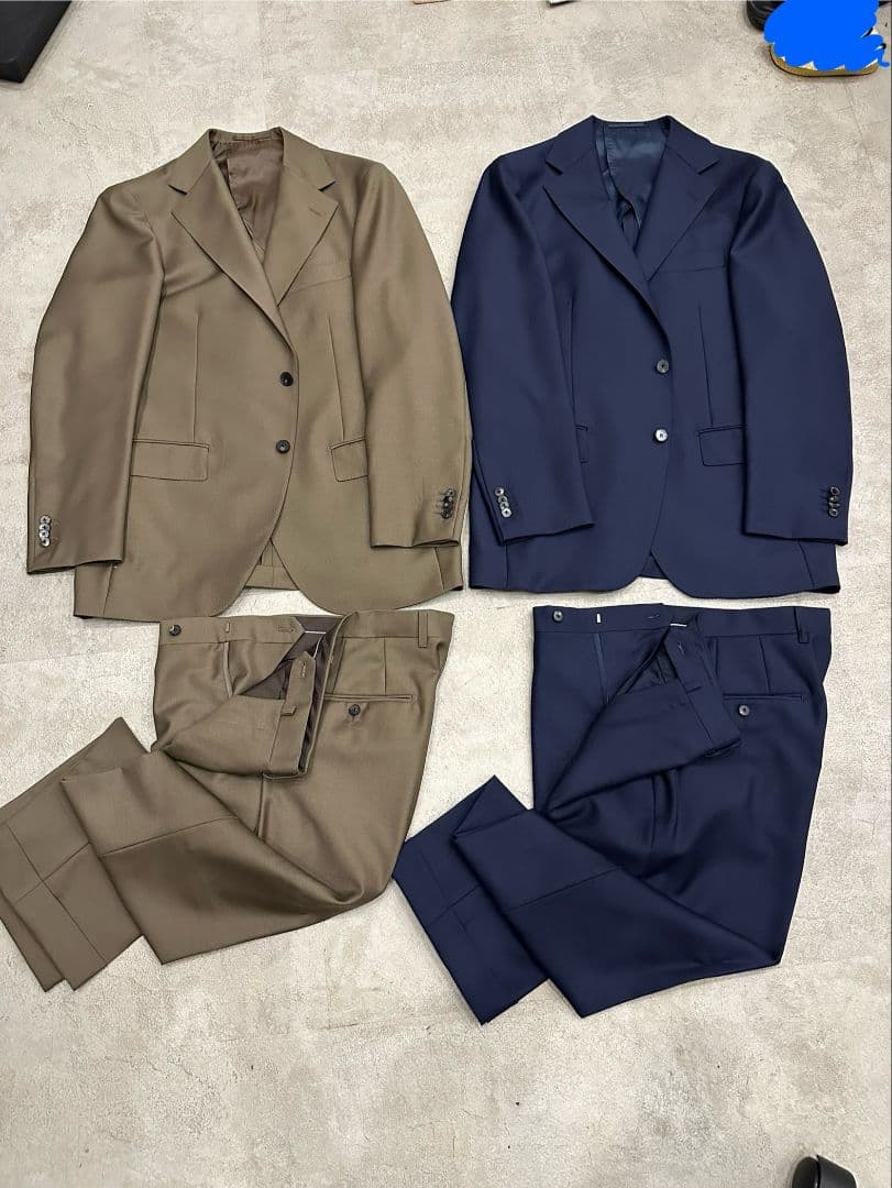 【新品2着+オマケ靴セット】ユニバーサルランゲージ 高級生地のスーツ