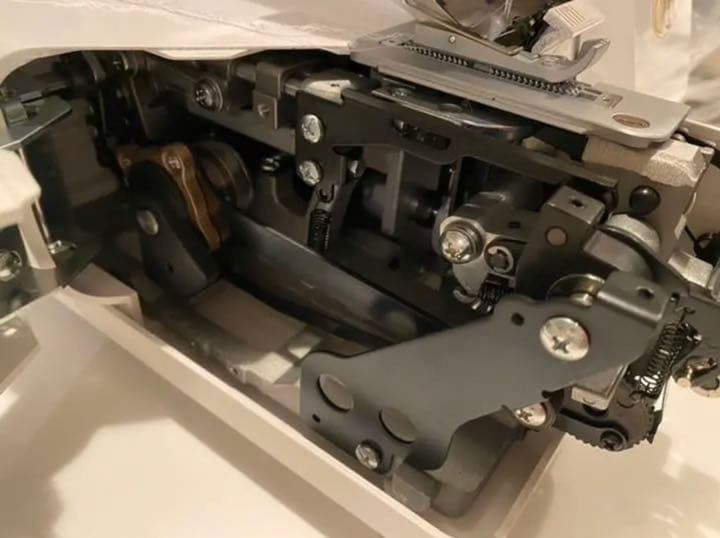 【正規/新品未使用】二本針4本糸ロックミシン/衣縫人