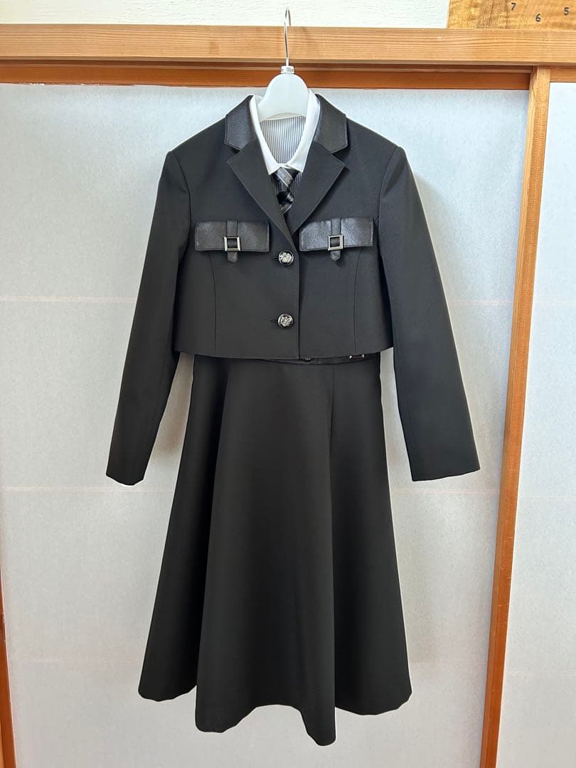 ◆ELLE EN NOIR◆未使用に近い150 卒業式入学式ジャケットスカート