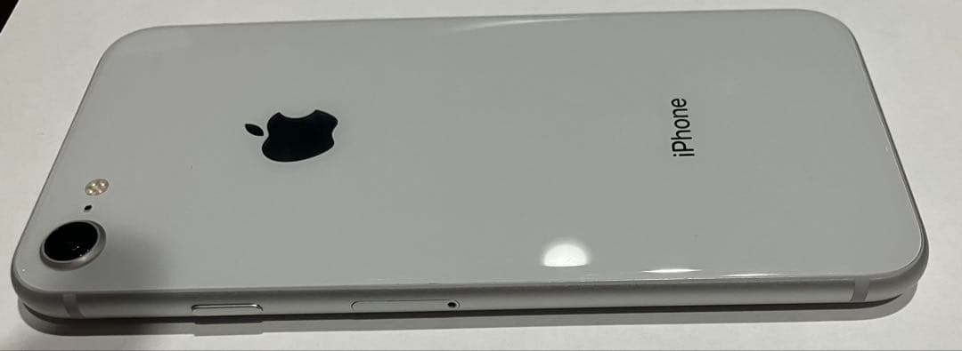 Apple iPhone 8 128GB本体