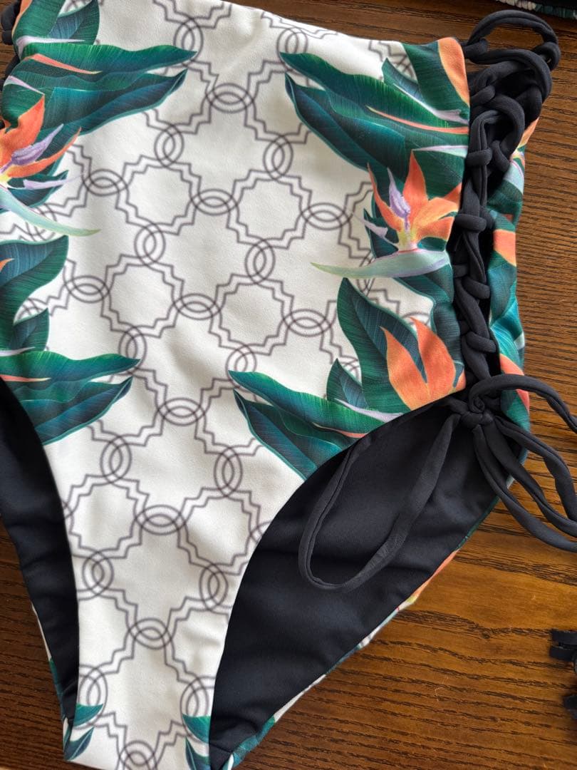 アリシアスタン ビキニ リーフ柄