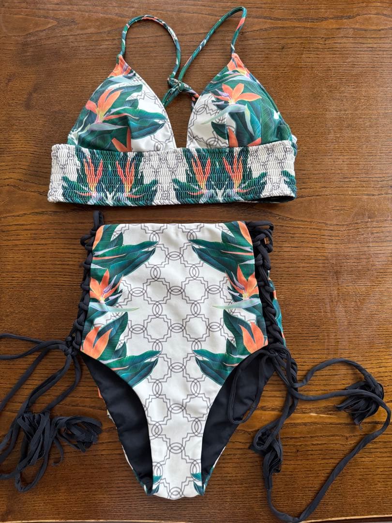 アリシアスタン ビキニ リーフ柄