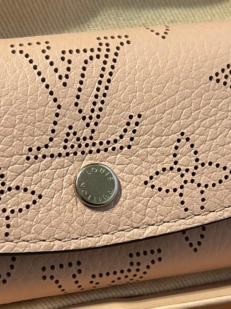 【新品未使用】ルイヴィトン　マヒナ　ミュルティクレ4 ヴィトン　純正　キーケース