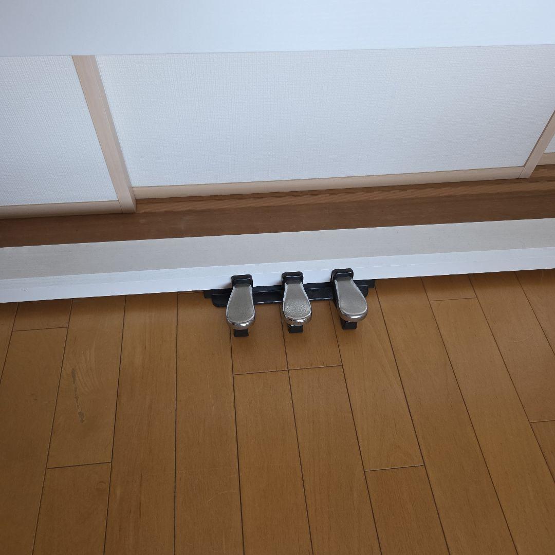 ホワイト電子ピアノ 88鍵 3ペダル付き