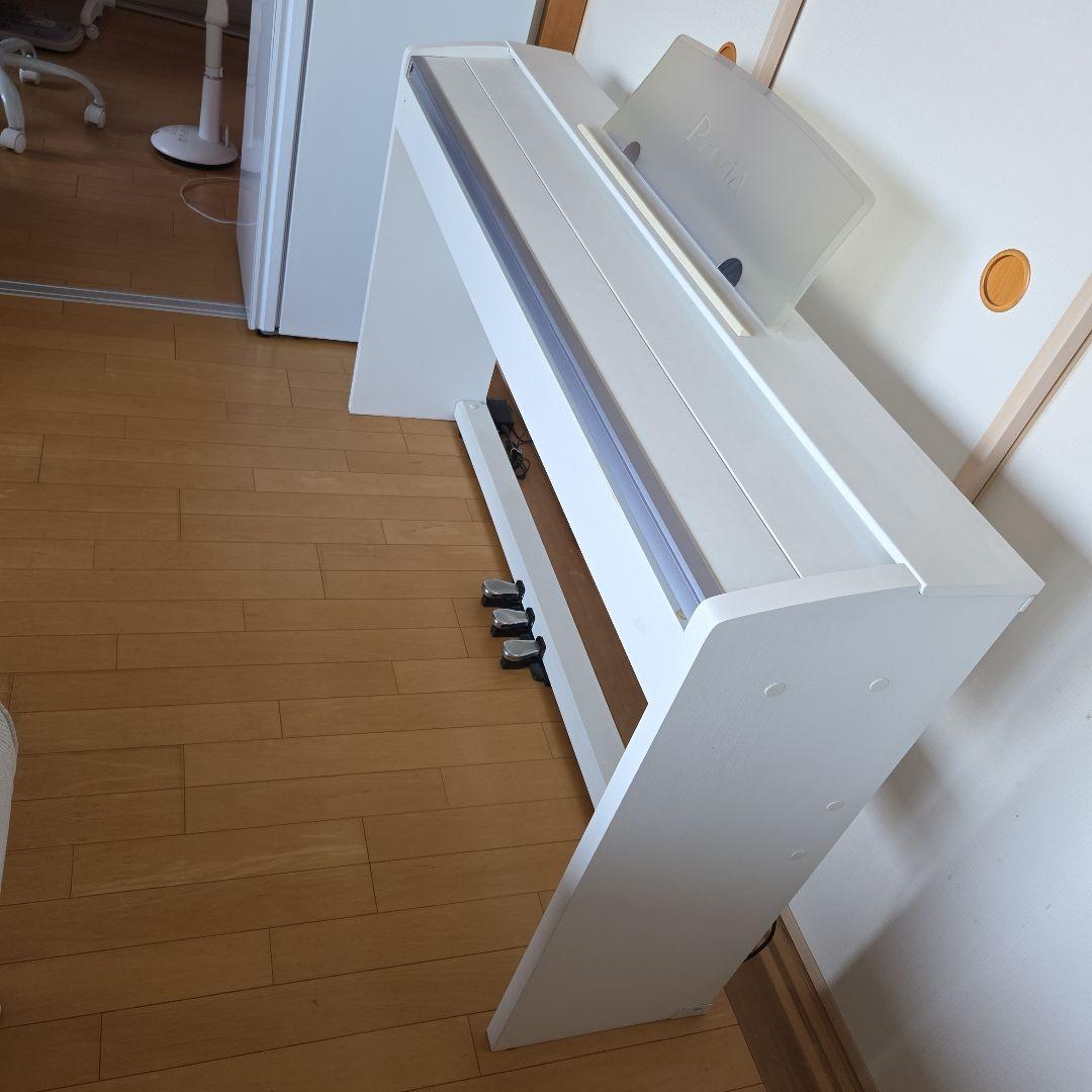 ホワイト電子ピアノ 88鍵 3ペダル付き