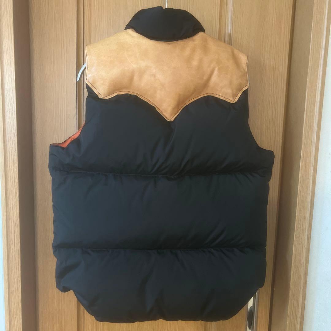 BEAMS ＆ロッキーマウンテンフェザーベッド ダウンベスト