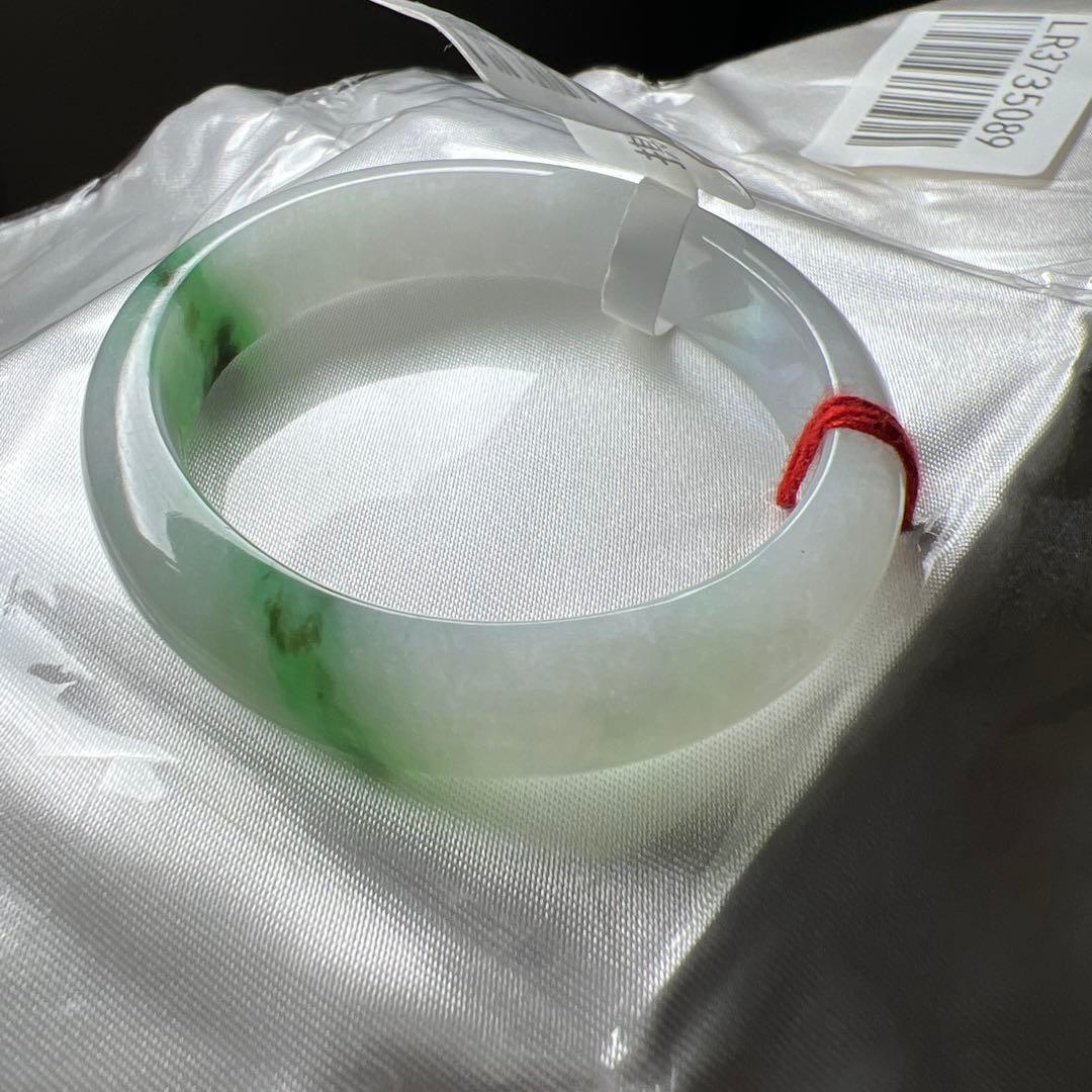 純天然本翡翠バングル 緑と白のグラデーションが美しい