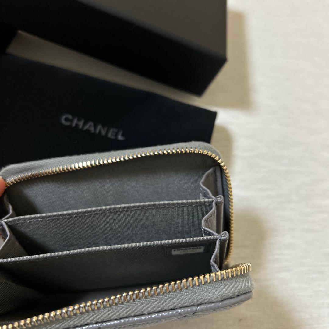 希少価値　シャネル ジップパース キャビアスキン グレー系