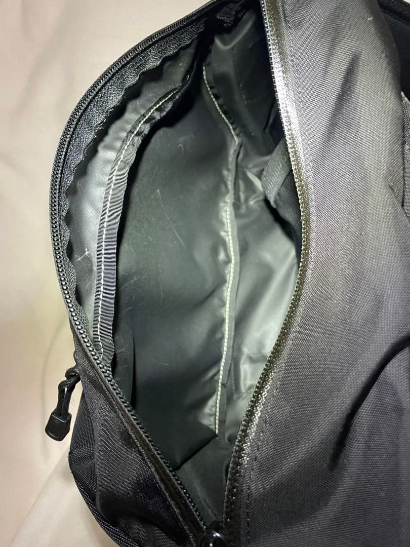 [初期モデル] アークテリクス Arc’teryx クイバー (すり傷有り)