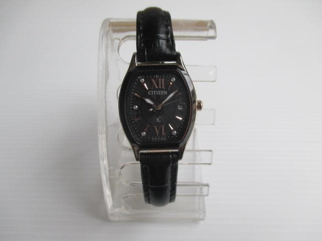 ●CITIZEN/ XC/柄入黒文字盤/エコドライブ電波時計/レディース時計●