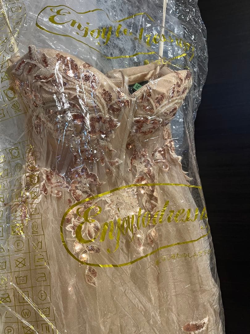 sugar オフショルダーベージュドレス