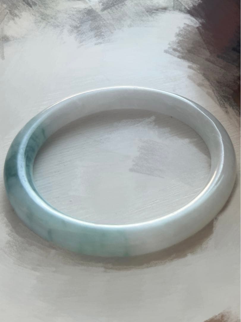 翡翠バングルA貨　無処理　ミャンマー産天然翡翠バングル　本翡翠バングル　ヒスイ