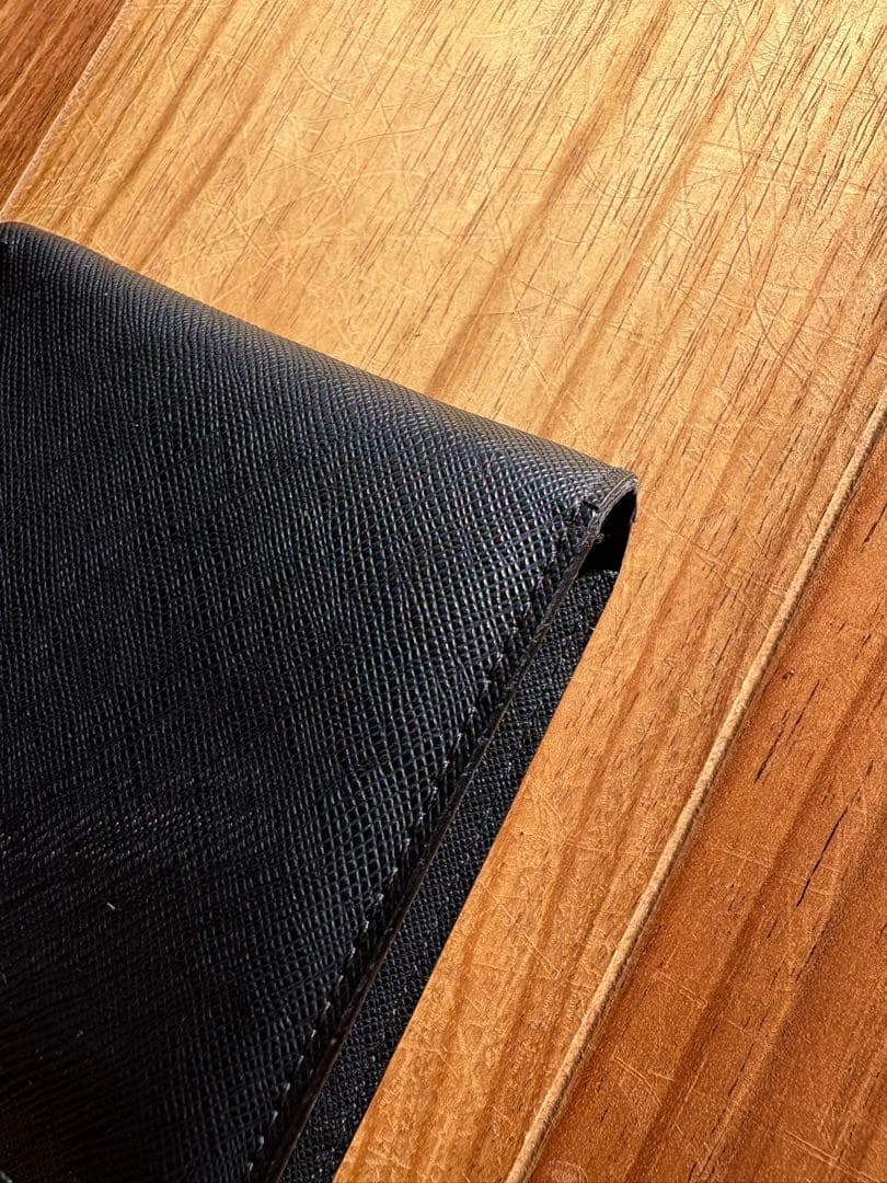 RRE　PRADA サフィアーノレザー二つ折り財布　黒