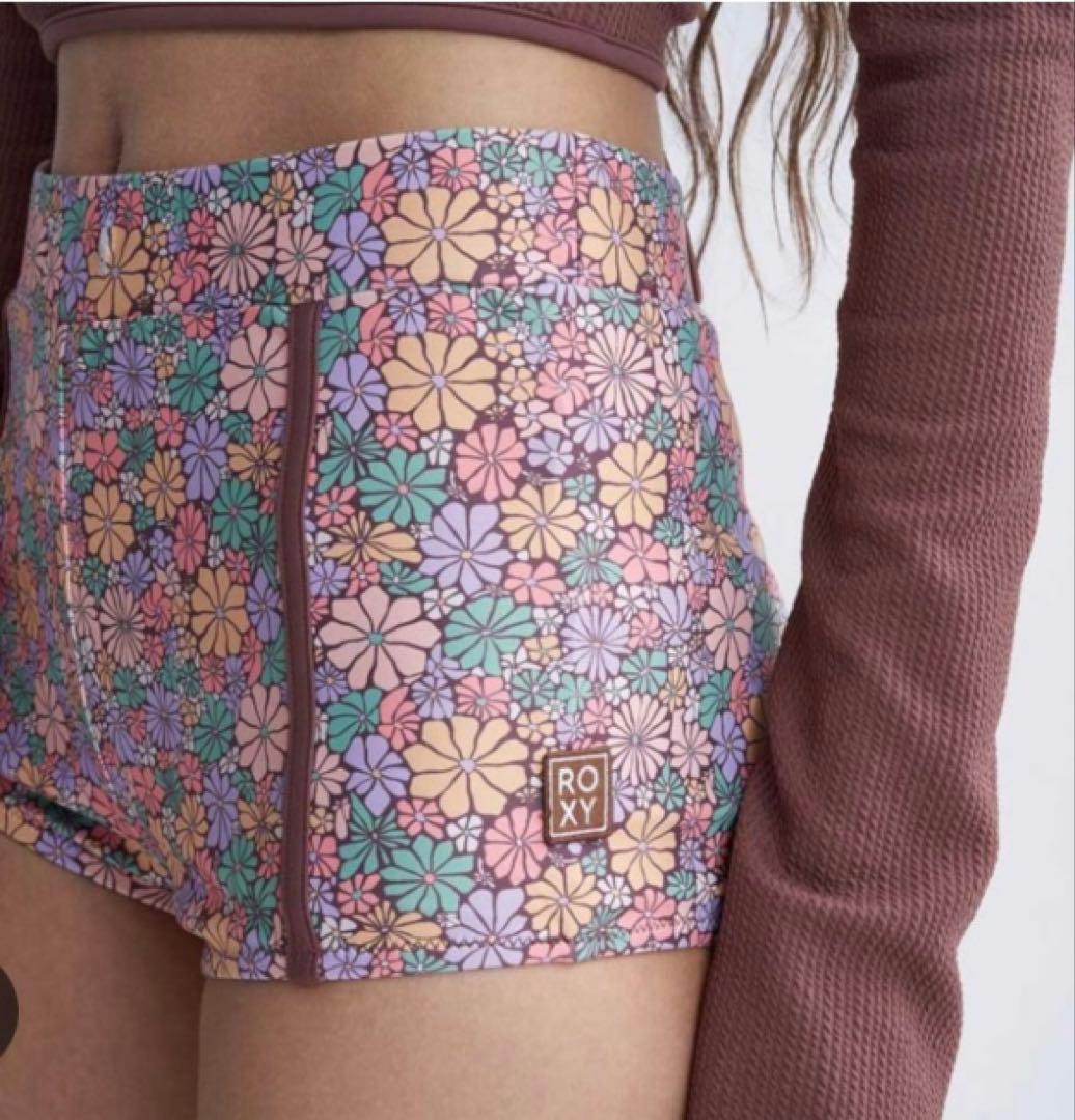 梨花様　新品　タグ付き　ロキシー　水着　ラッシュガード