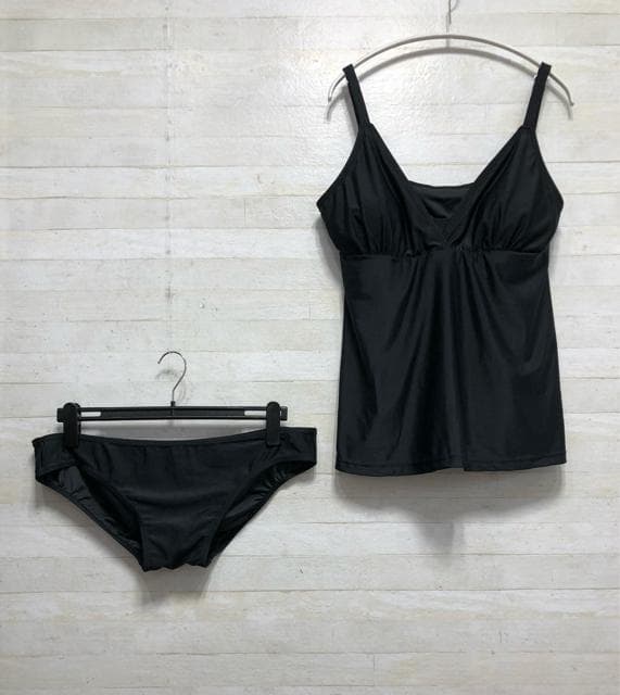 新品☆4L♪黒ラッシュガード・レギンス付♪水着5点セット♪UVカット☆☆D974