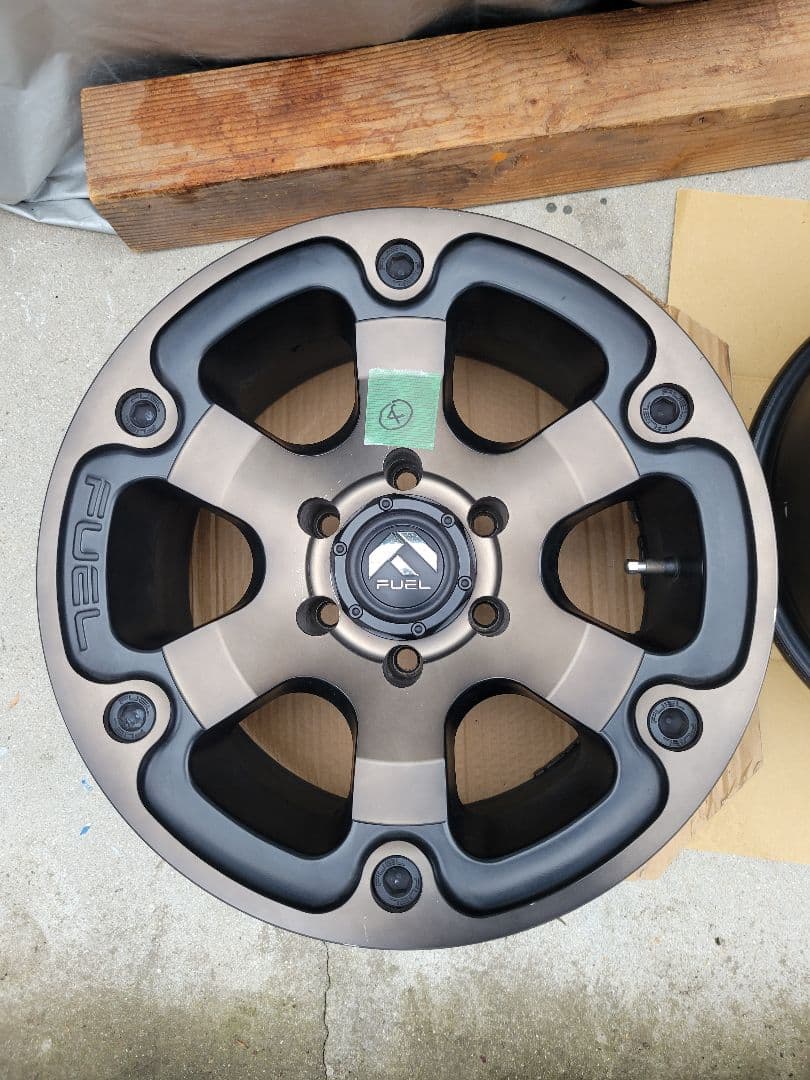 【今だけ大幅値下げ】FUEL 17インチホイール４本セット