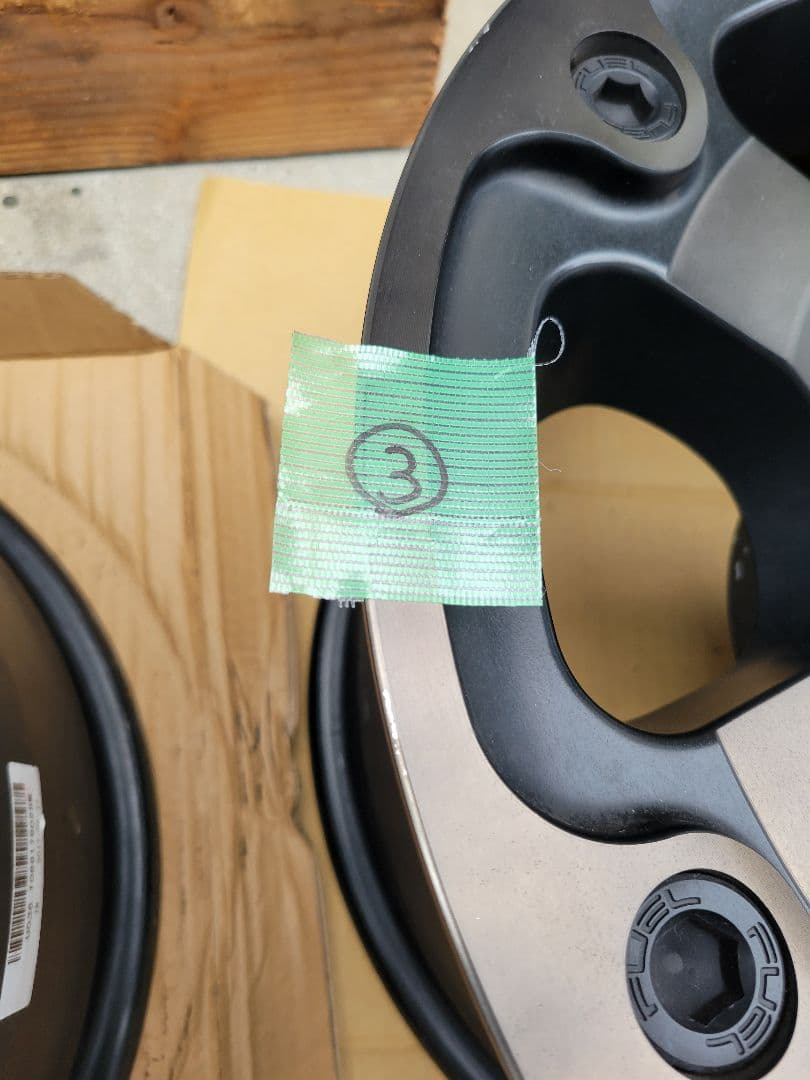 【今だけ大幅値下げ】FUEL 17インチホイール４本セット