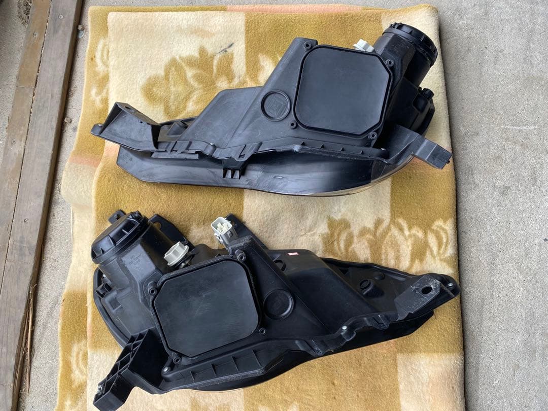 86 クリスタルアイLEDヘッドライト