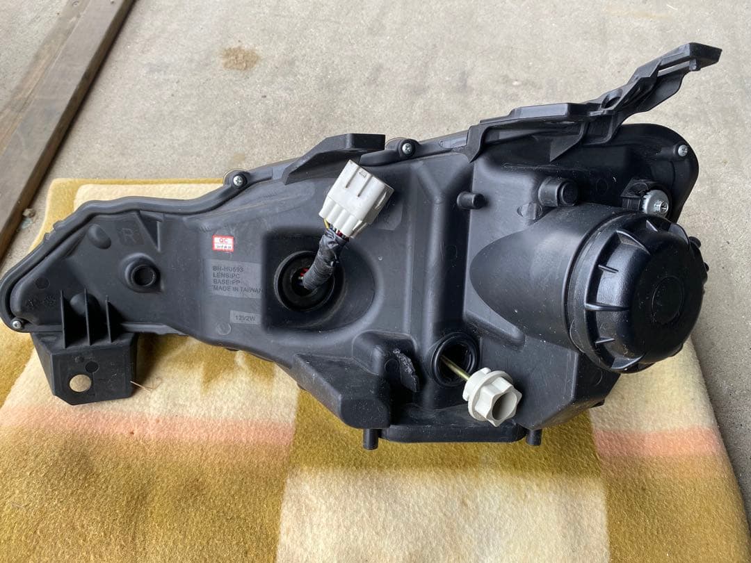 86 クリスタルアイLEDヘッドライト