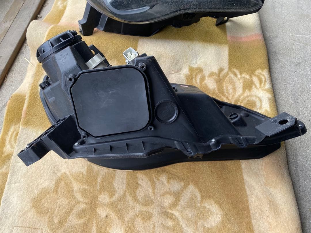 86 クリスタルアイLEDヘッドライト