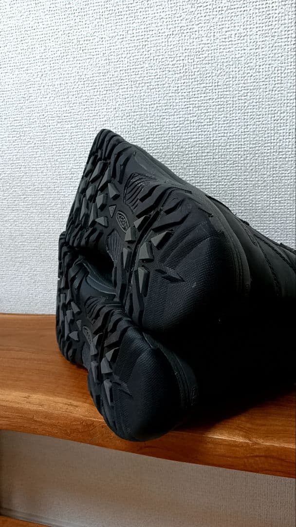 KEEN 防水 保温 サイドゴア ブーツ ブラック アウトドア スノー