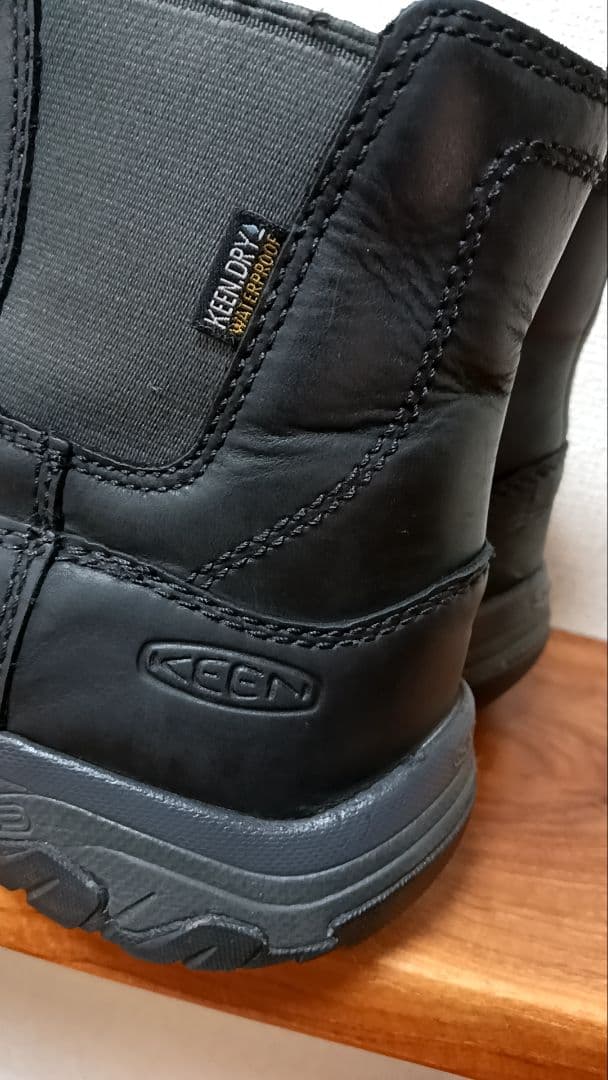 KEEN 防水 保温 サイドゴア ブーツ ブラック アウトドア スノー