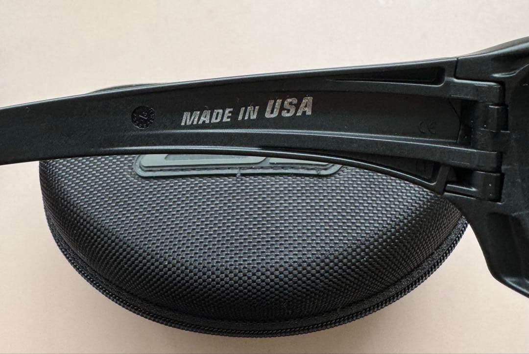 ESS スポーツサングラス ケース付き