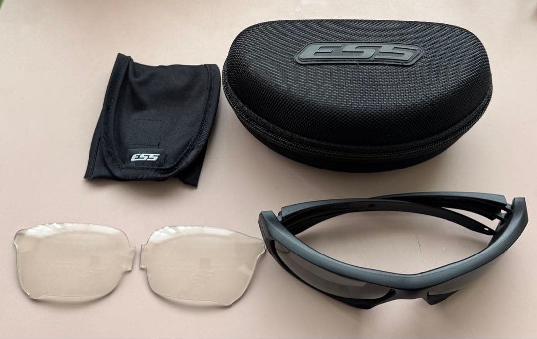 ESS スポーツサングラス ケース付き