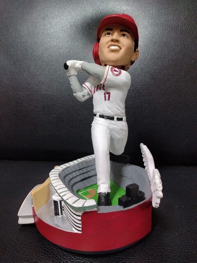 世界限定1000体　大谷翔平MLB公式 　ボブルヘッド(エンゼルス球場台座付）