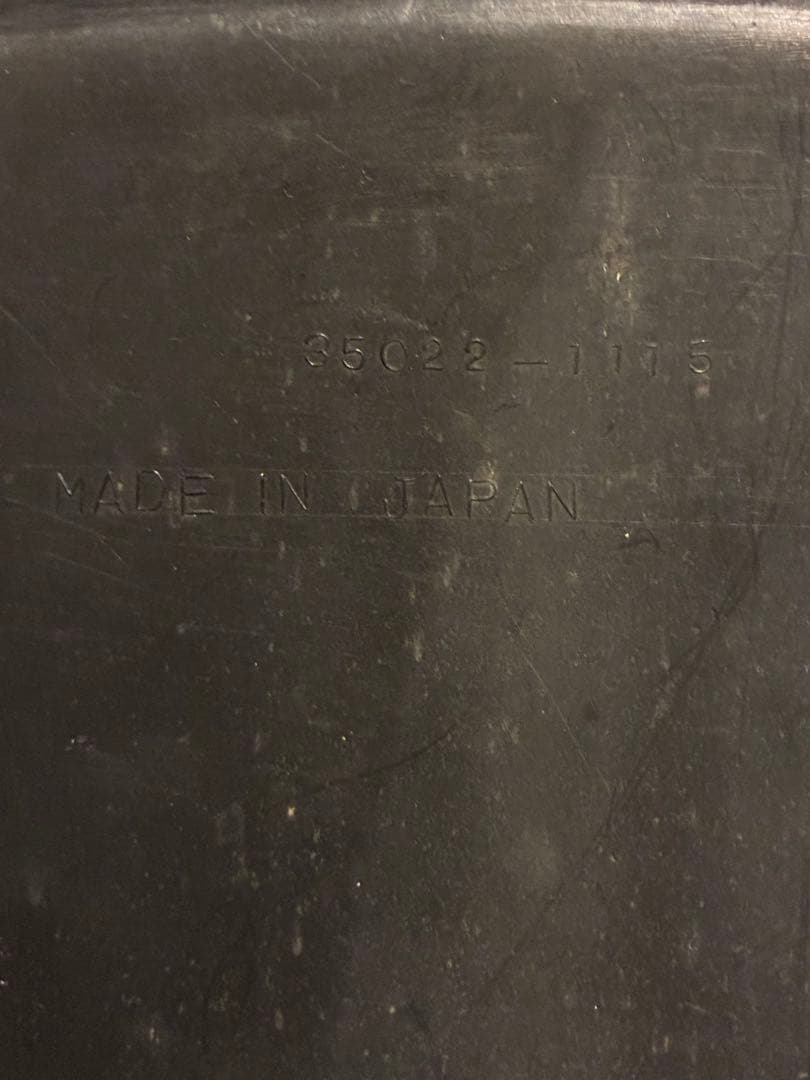 Kawasaki GPz750F 純正リヤフェンダー