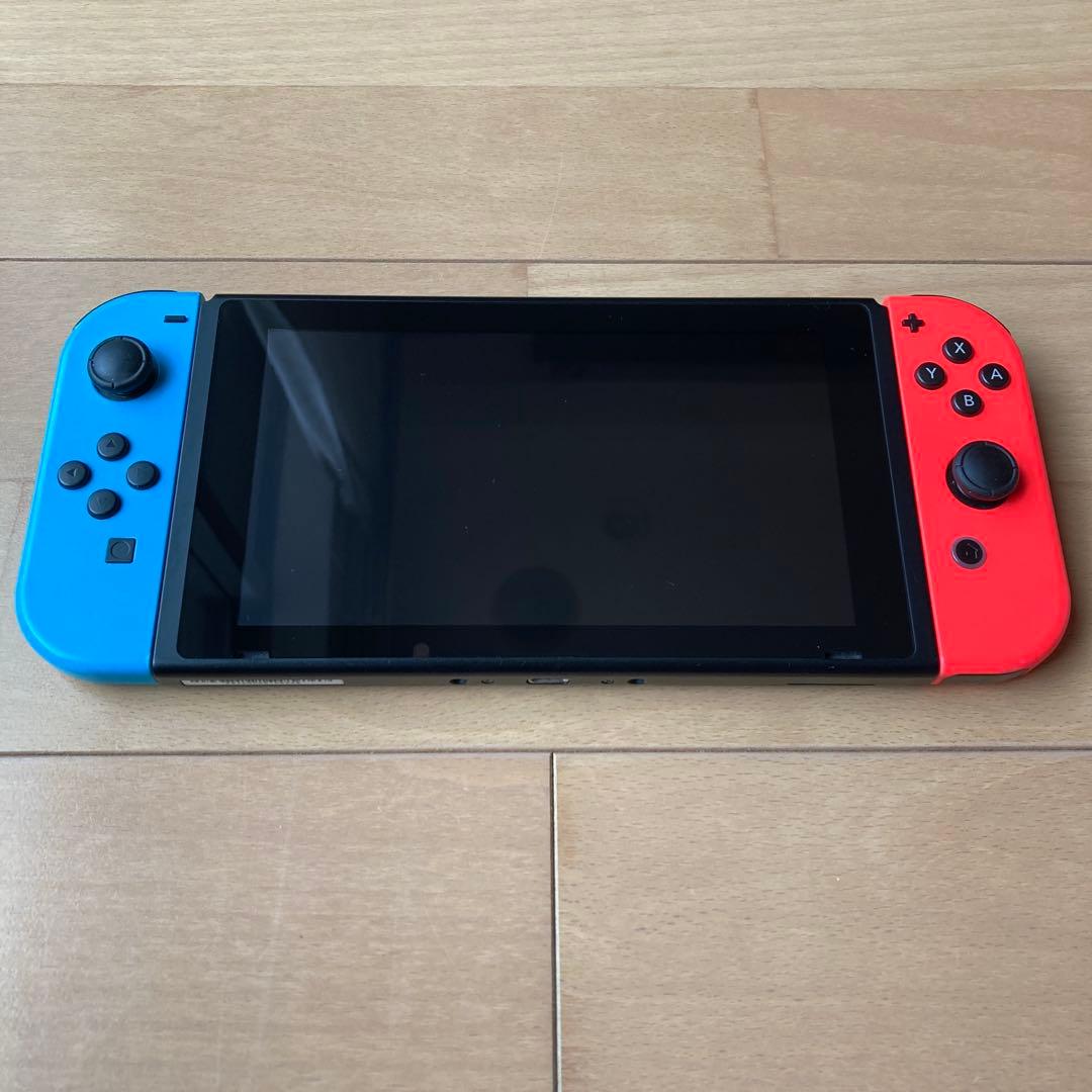 ①Nintendo Switch ネオンブルー、ネオンレッド