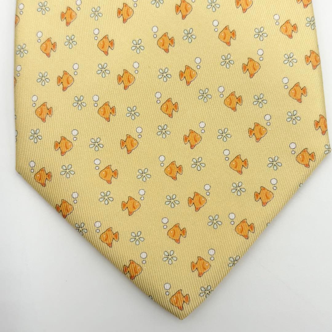 【未使用タグ付き】フェラガモ ネクタイ 金魚&小花柄シルク ラインイエロー