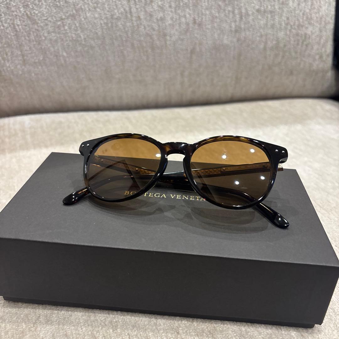 Bottega Veneta Sunglass ブラウン　イントレチャート