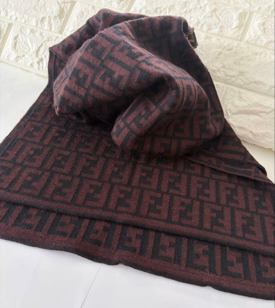 Fendi フェンディ ロゴパターン マフラー