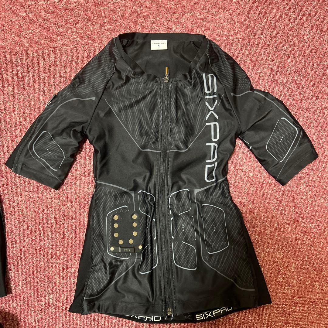 SIXPADパワースーツ　レディース　上Sサイズ下Mサイズ