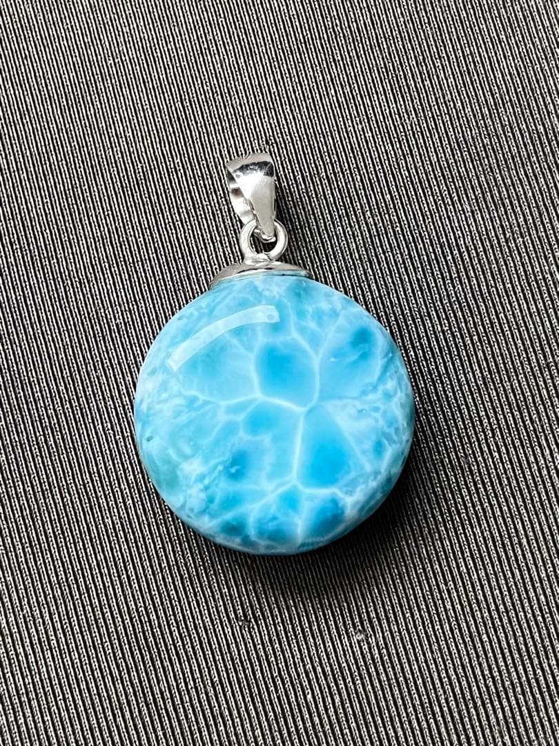 天然石ラリマー☆高品質！まる型ペンダントトップ☆レアな丸型＆両面違う模様が素敵！