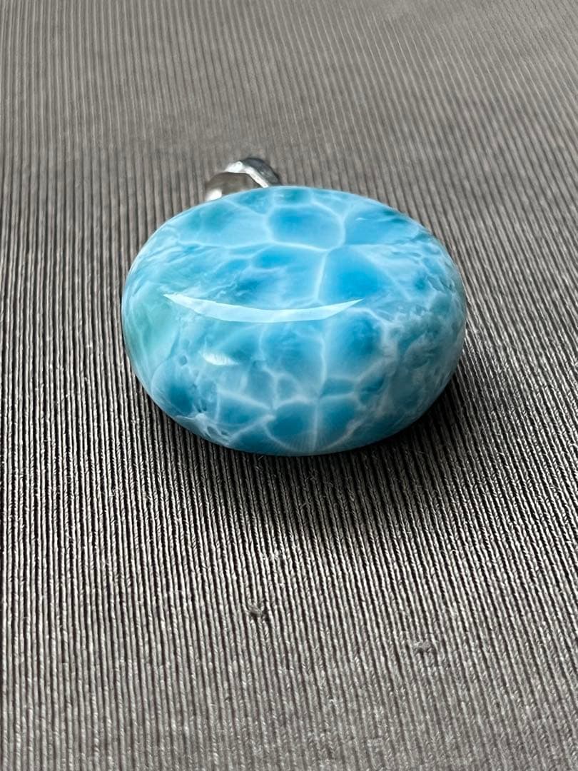 天然石ラリマー☆高品質！まる型ペンダントトップ☆レアな丸型＆両面違う模様が素敵！
