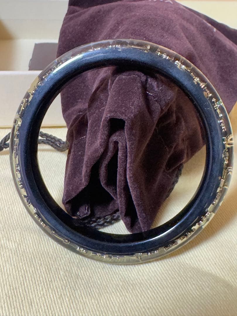 明日美　Louis Vuitton アンクルージョン バングル ブラック