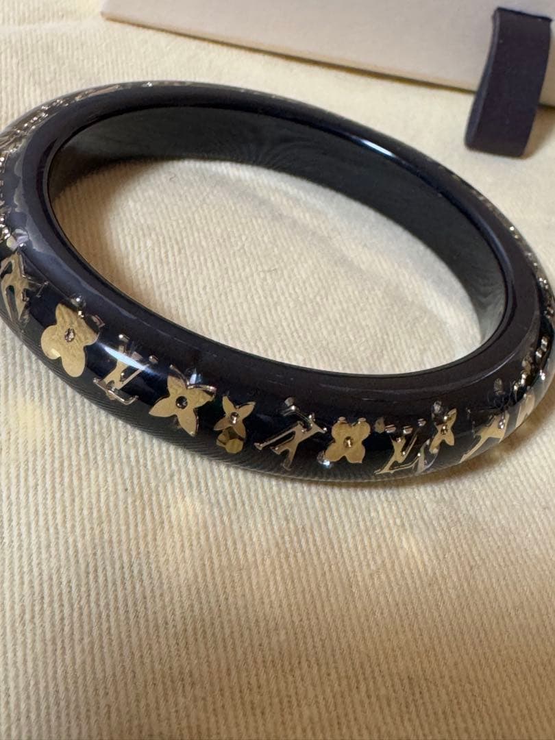 明日美　Louis Vuitton アンクルージョン バングル ブラック