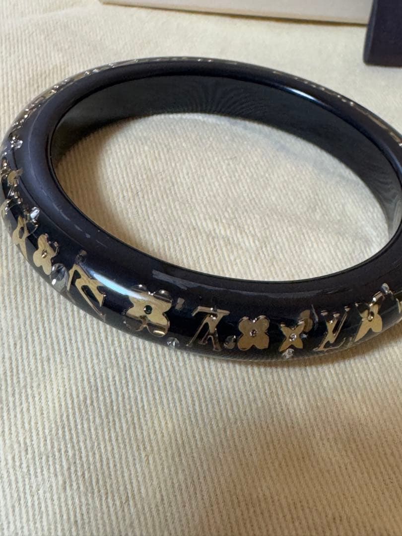明日美　Louis Vuitton アンクルージョン バングル ブラック