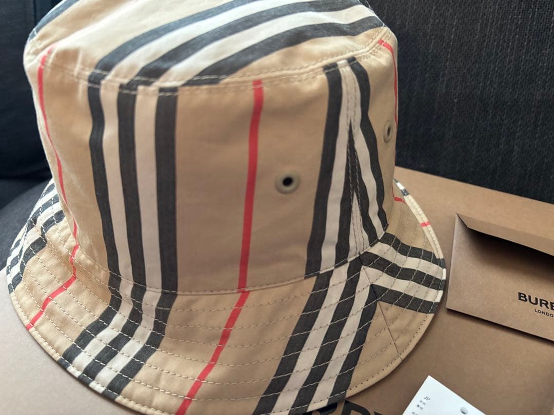バーバリー リバーシブル バケットハット 未使用