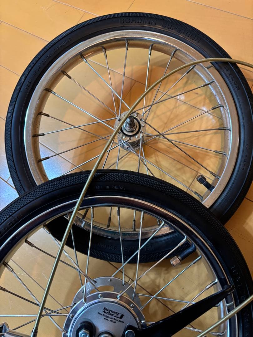 激レア Schwinn Sting-Ray wheel tire