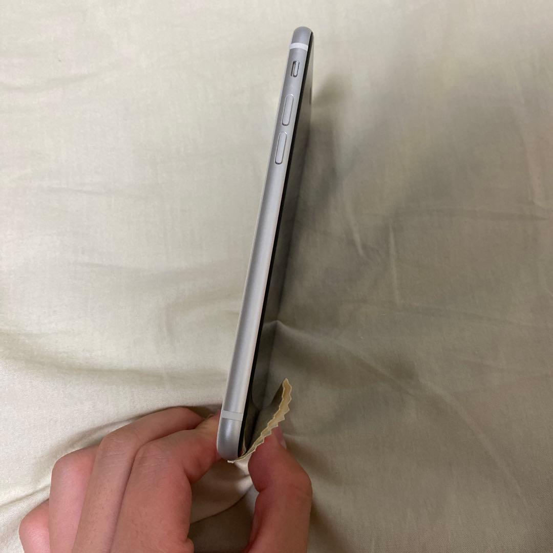 Apple iPhone se ホワイト 第2世代 SIMフリー