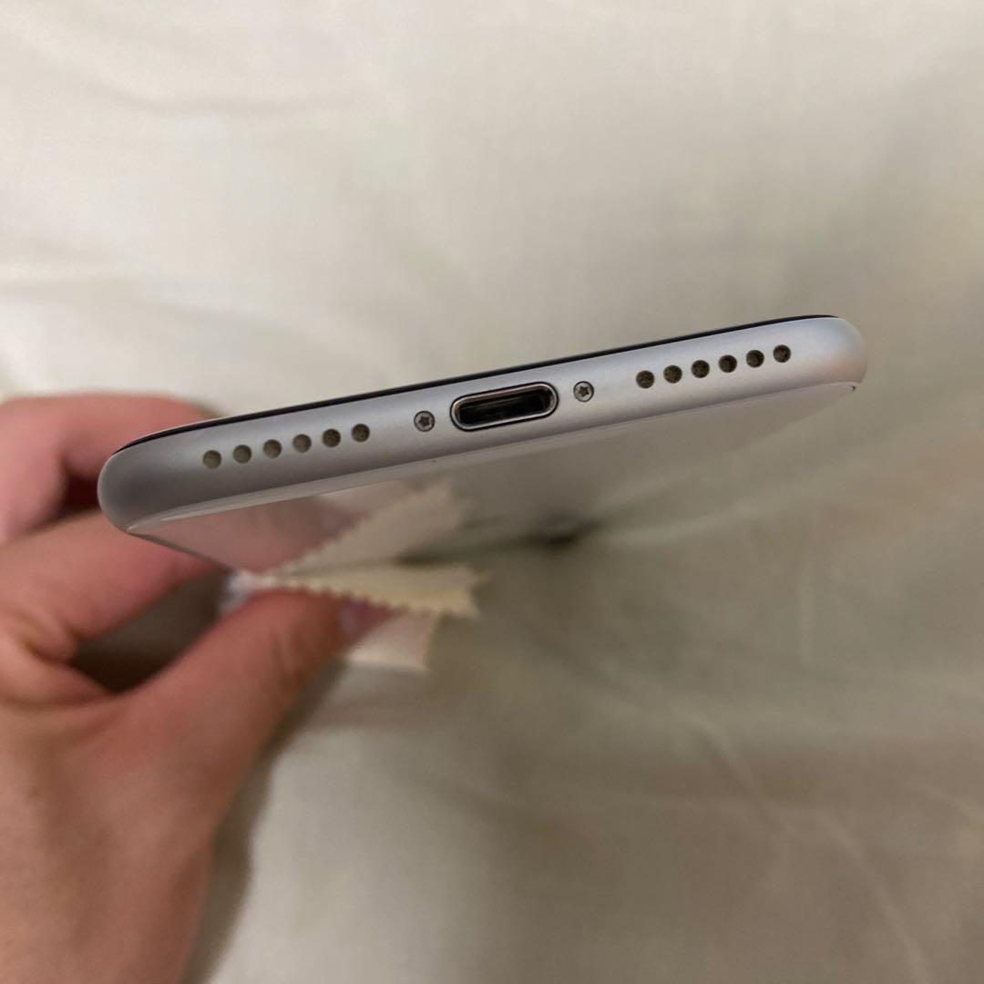 Apple iPhone se ホワイト 第2世代 SIMフリー